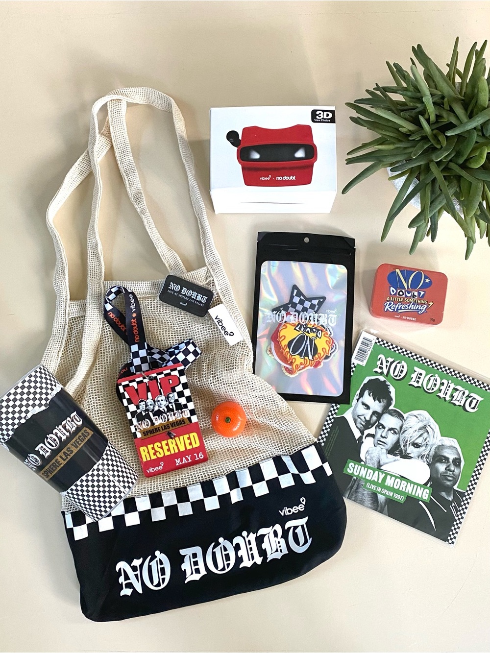 NO DOUBT - 2026 Las Vegas Sphere Concert Vibee VIP Gift Bag - Picture 4 of 10